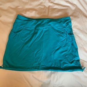 Teal Lululemon skirt, size 10